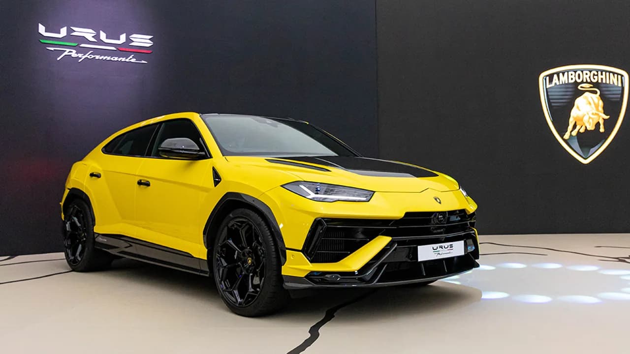2022 Lamborghini URUS Performante & UMF VIP Lounge 이미지 1